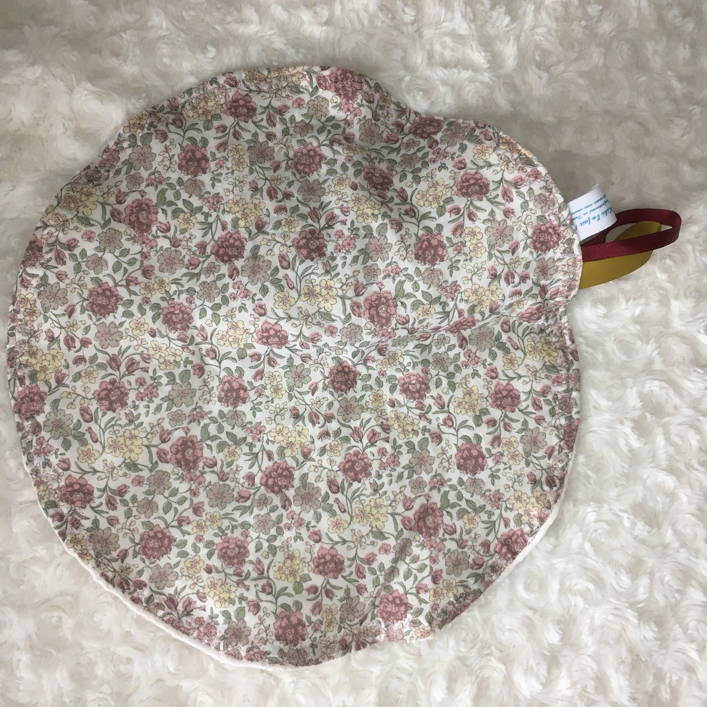 Doudou coeur fleuri et brodé